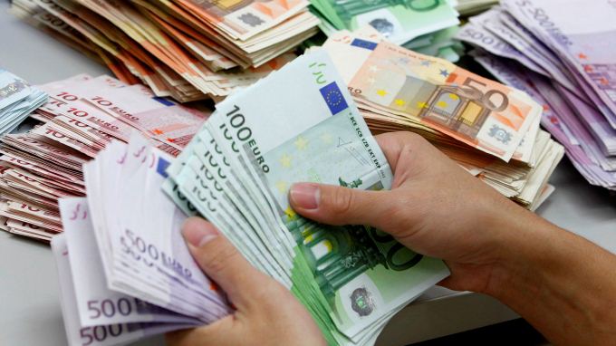 Vijon zhvleresimi i valutave: Bankat probleme me zgjidhjen e sigurimit dhe transportit